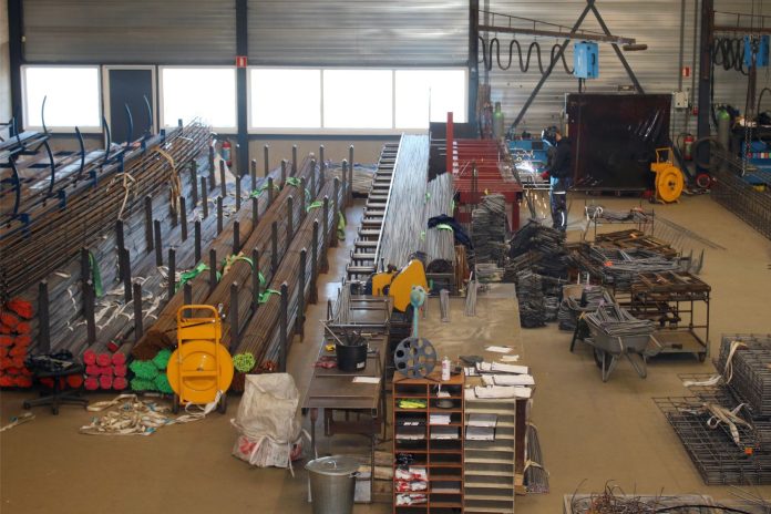 Muis_werkplaats een foto van de hal waar we het ijzerwerk buigen en lassen